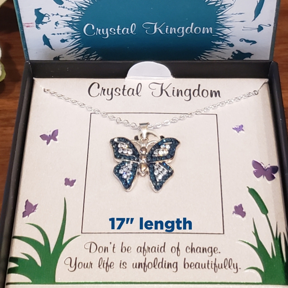 NEW Butterfly 🦋 Necklace w/ box